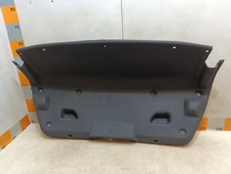 Обшивка крышки багажника