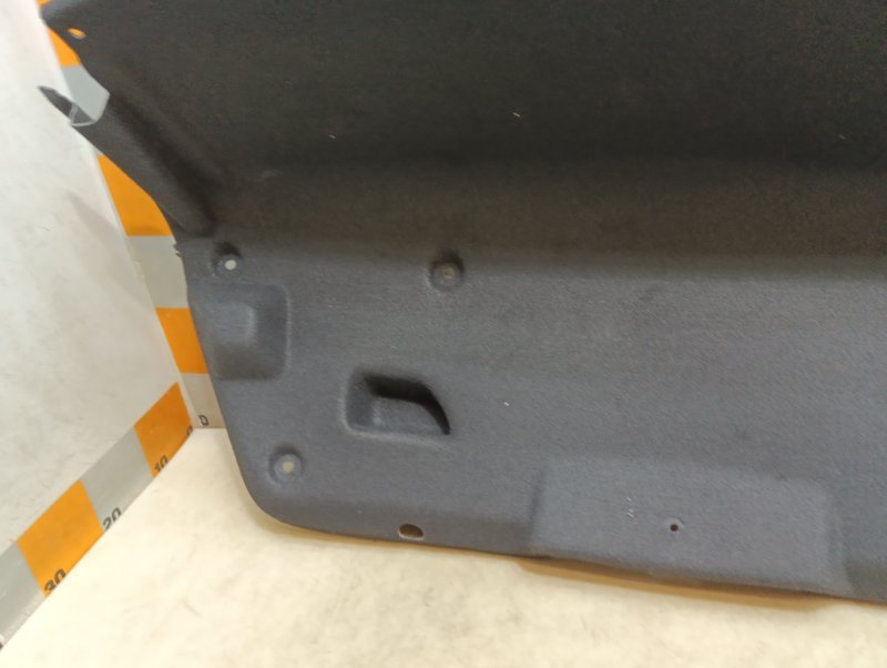 Обшивка крышки багажника