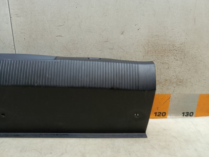 Обшивка багажника