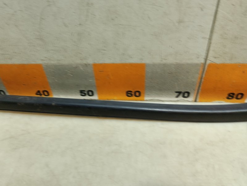 Молдинг лобового стекла