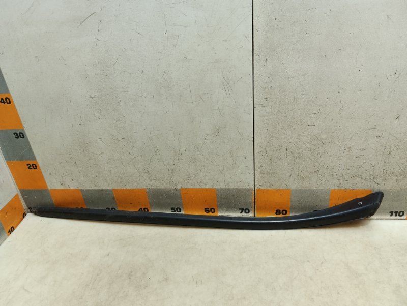 Молдинг лобового стекла