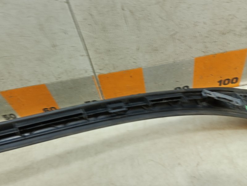 Молдинг лобового стекла