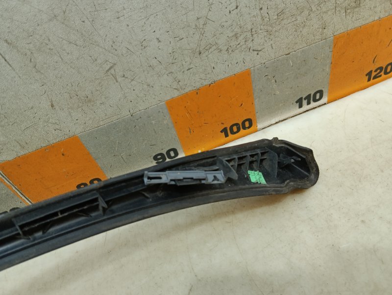 Молдинг лобового стекла