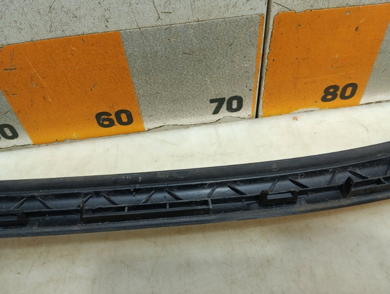 Молдинг лобового стекла