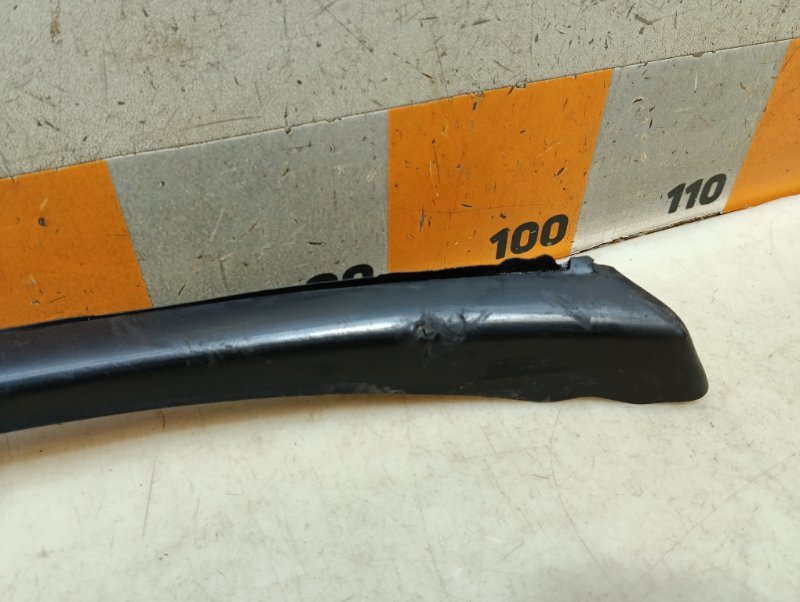 Молдинг лобового стекла