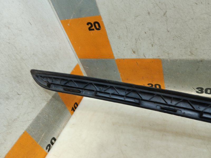 Молдинг лобового стекла