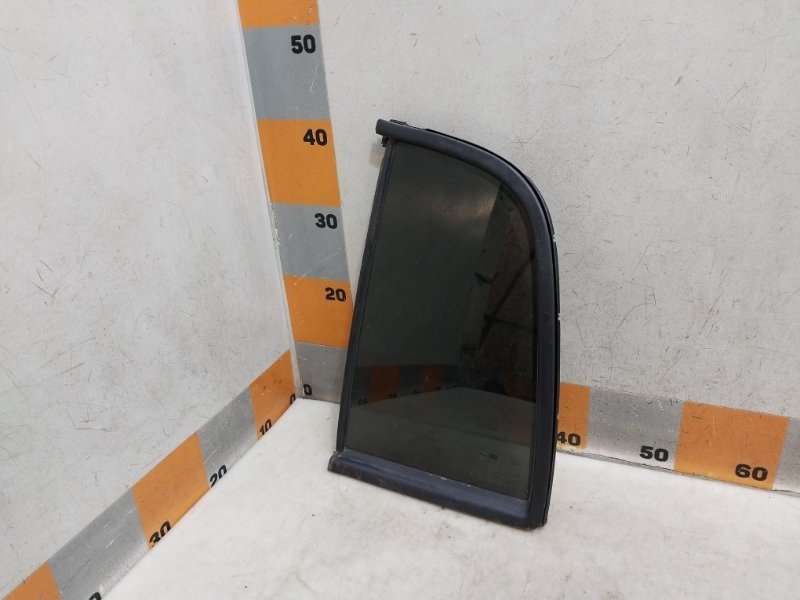 Стекло двери задней левой