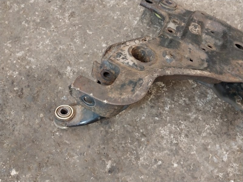 Балка подмоторная