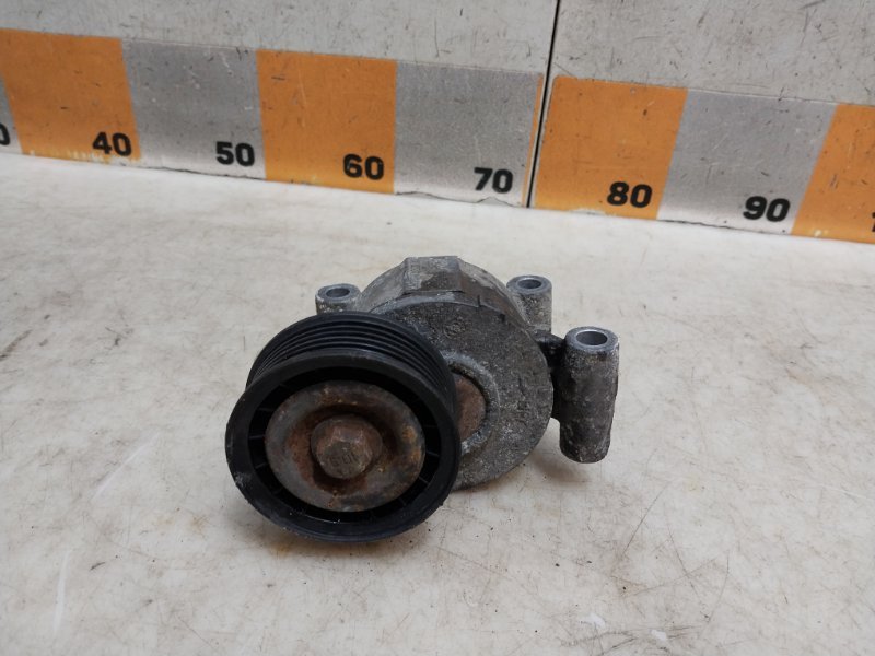 Ролик-натяжитель