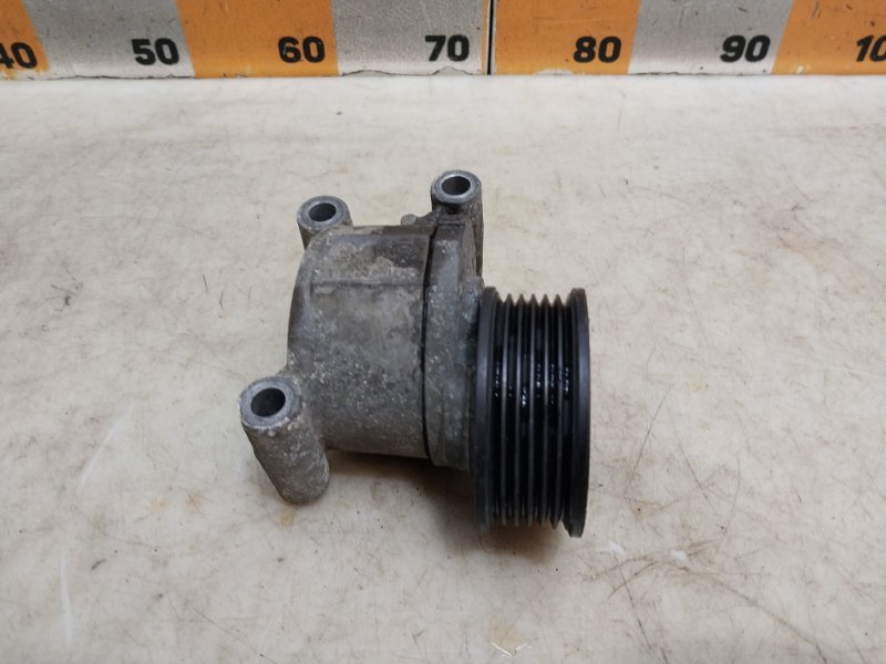 Ролик-натяжитель