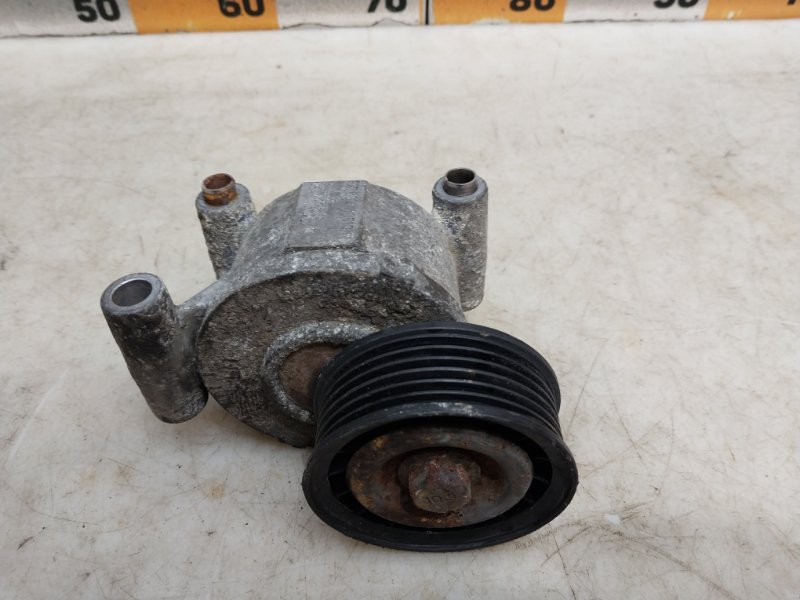 Ролик-натяжитель