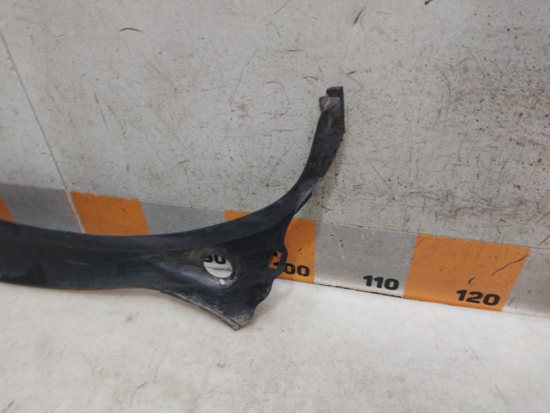 Планка под лобовое стекло