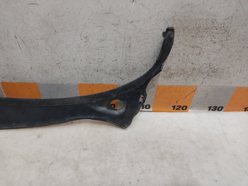 Планка под лобовое стекло