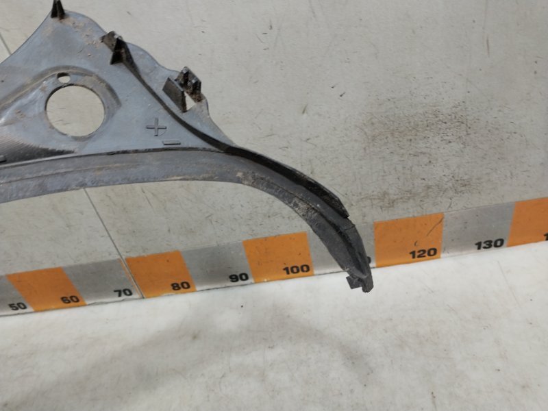 Планка под лобовое стекло