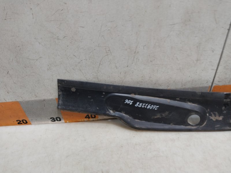 Планка под лобовое стекло