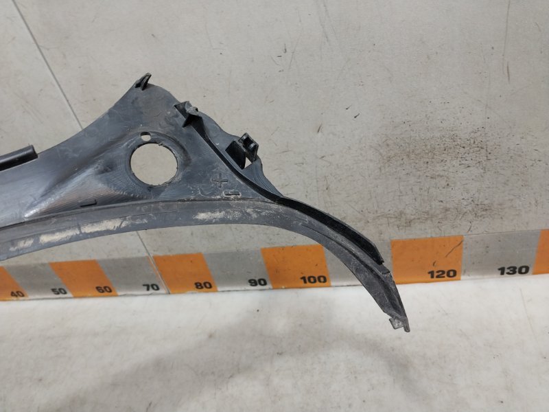 Планка под лобовое стекло