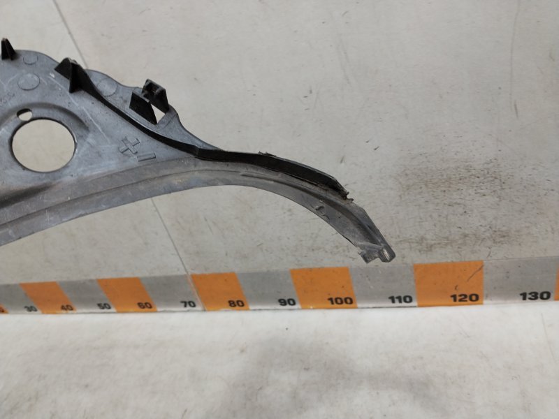 Планка под лобовое стекло