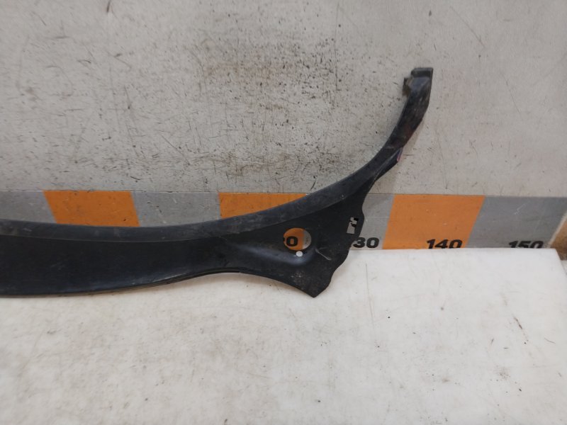 Планка под лобовое стекло