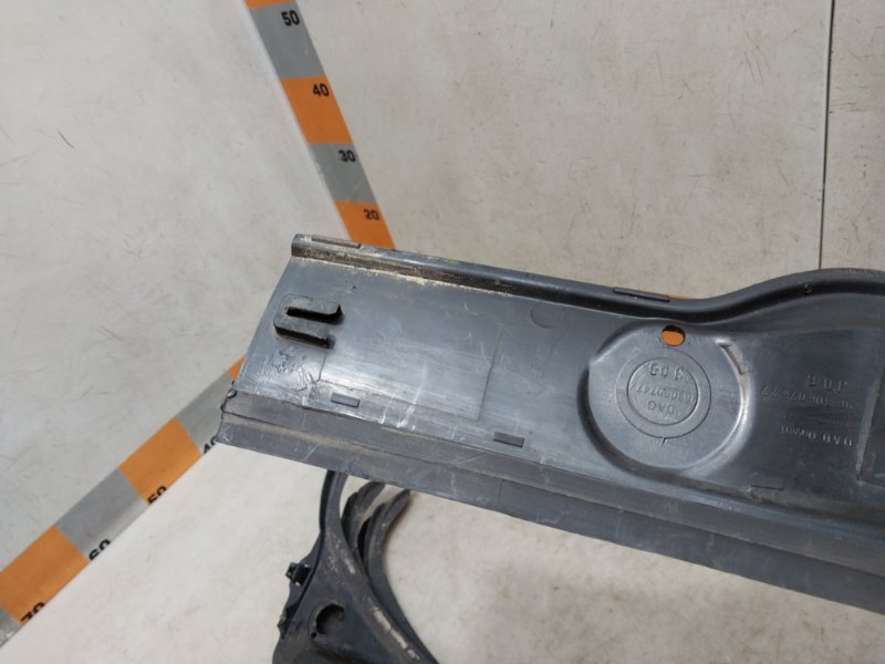 Планка под лобовое стекло