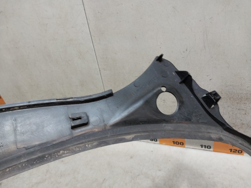 Планка под лобовое стекло