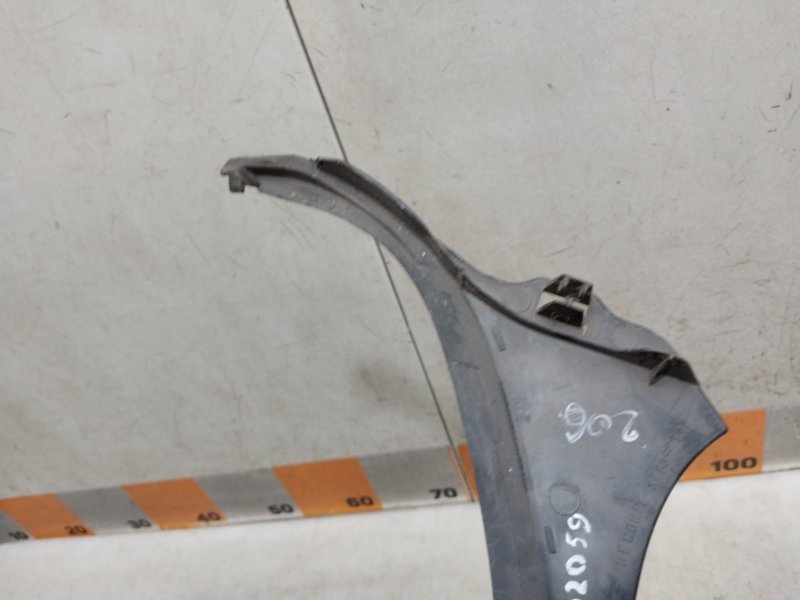 Планка под лобовое стекло