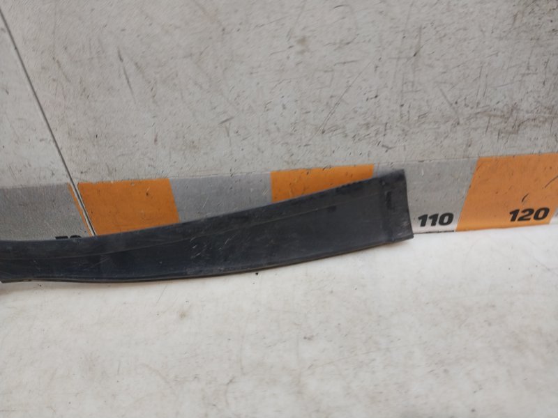 Планка под лобовое стекло