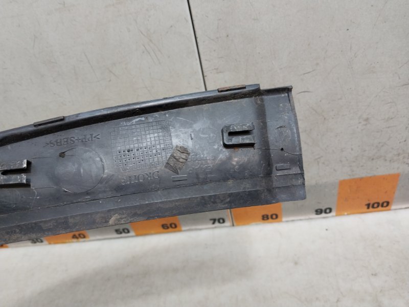 Планка под лобовое стекло