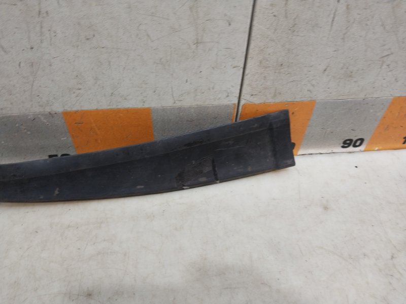 Планка под лобовое стекло