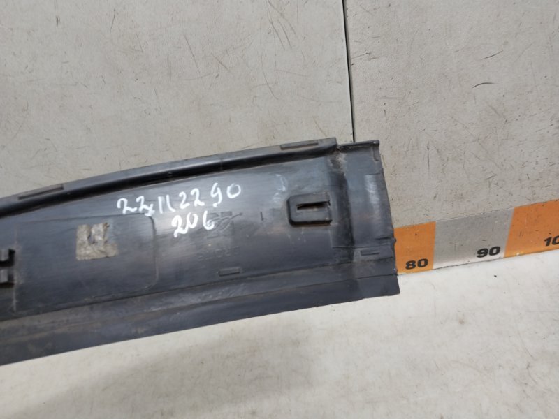 Планка под лобовое стекло