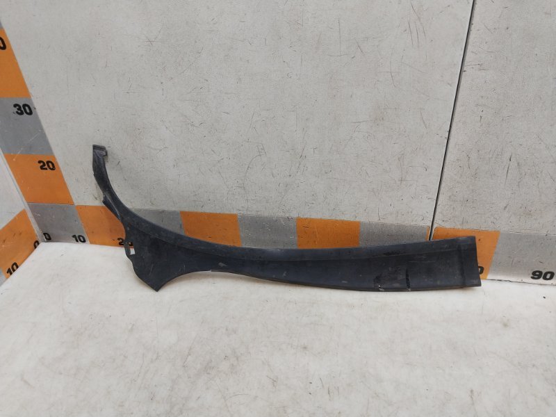 Планка под лобовое стекло