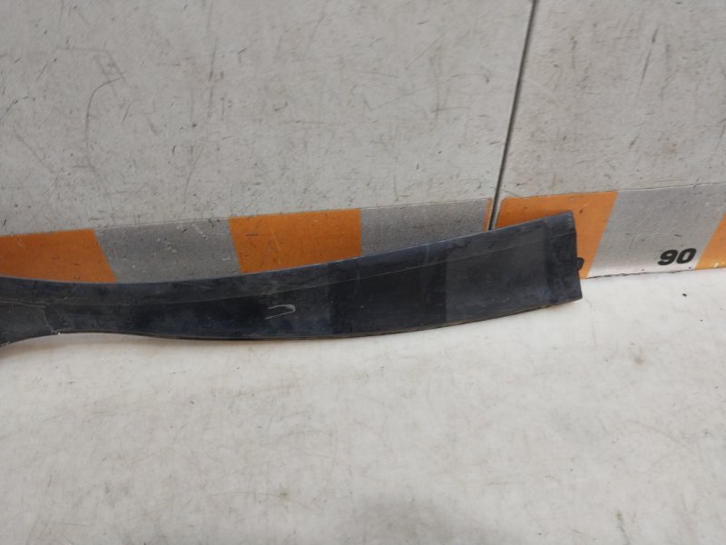 Планка под лобовое стекло