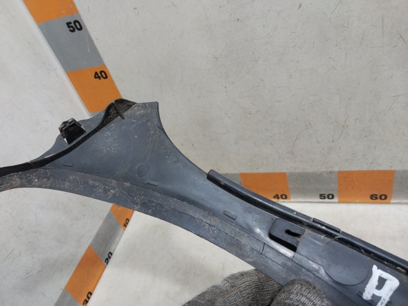 Планка под лобовое стекло