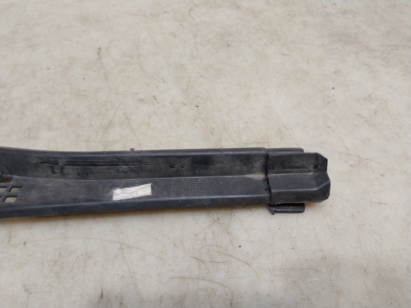 Планка под лобовое стекло