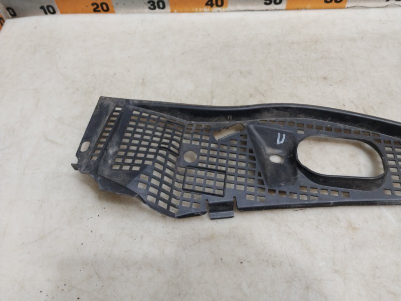 Планка под лобовое стекло