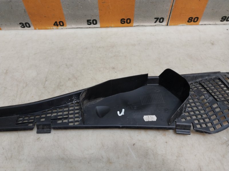 Планка под лобовое стекло