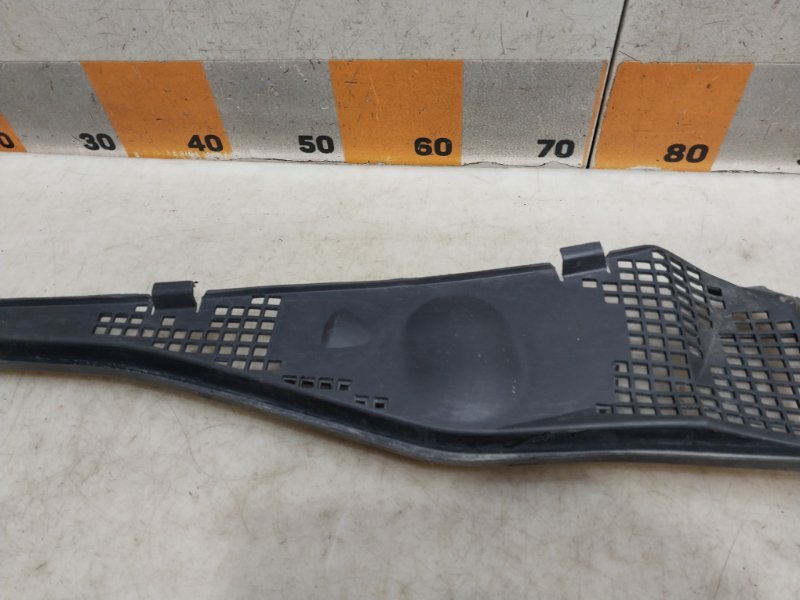 Планка под лобовое стекло