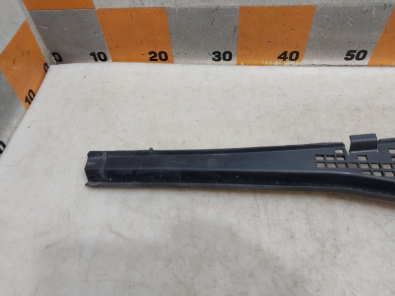 Планка под лобовое стекло