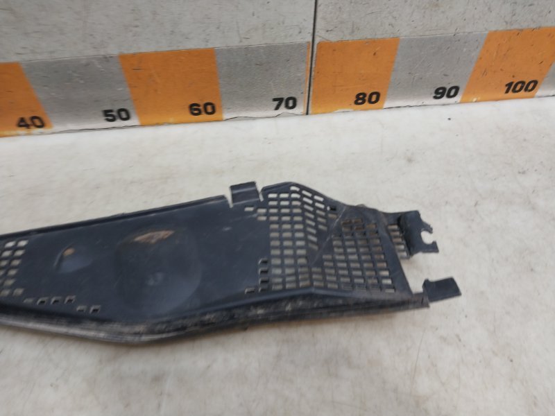 Планка под лобовое стекло