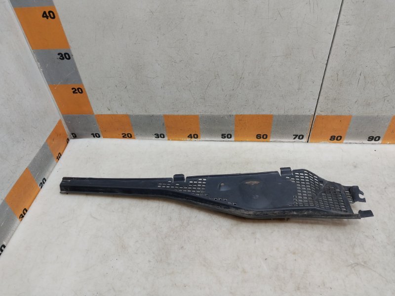 Планка под лобовое стекло