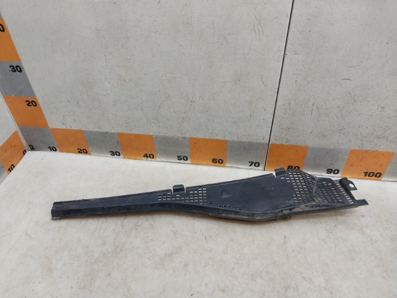 Планка под лобовое стекло