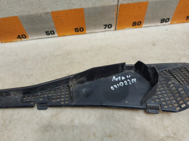 Планка под лобовое стекло