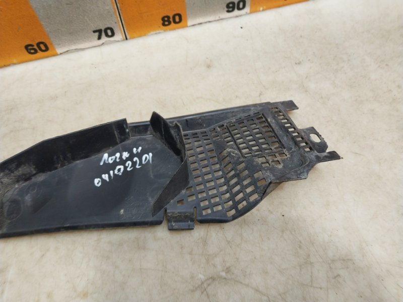 Планка под лобовое стекло