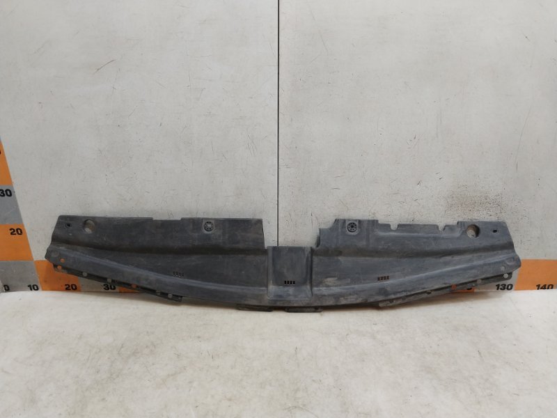 Кожух замка капота