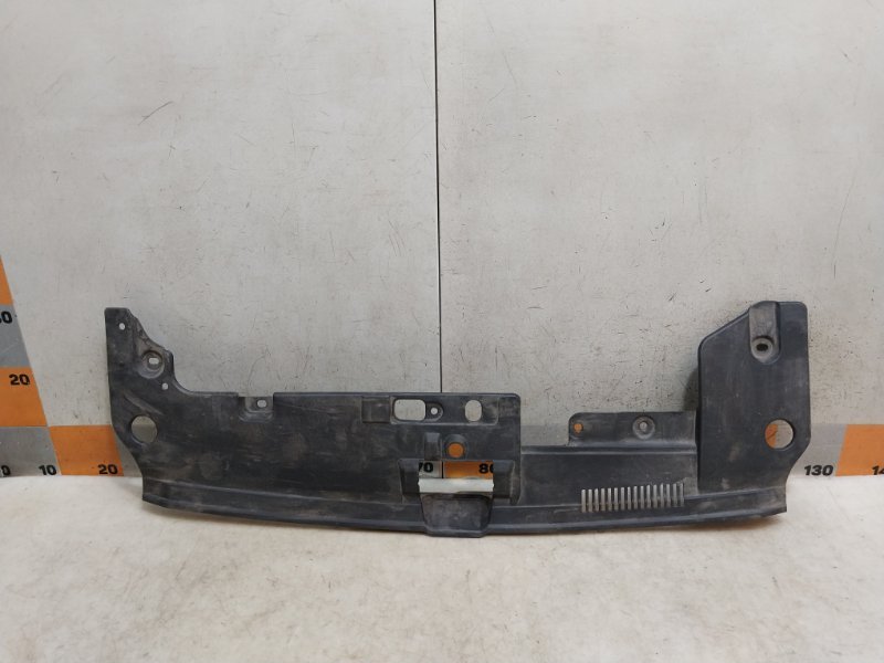 Кожух замка капота