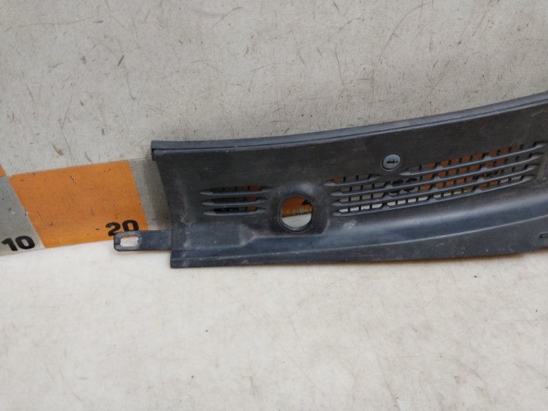 Планка под лобовое стекло