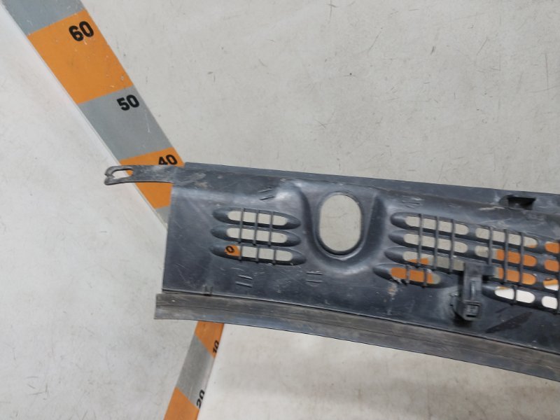 Планка под лобовое стекло