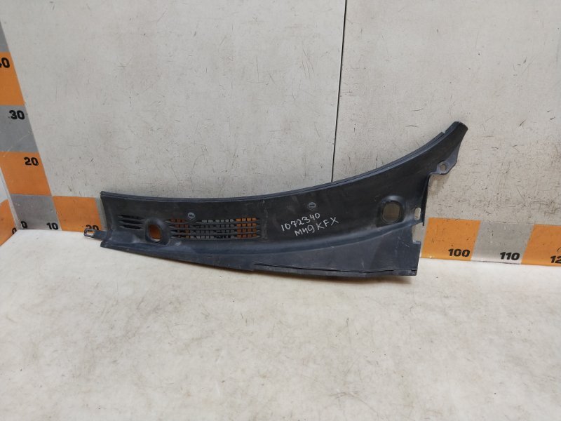 Планка под лобовое стекло