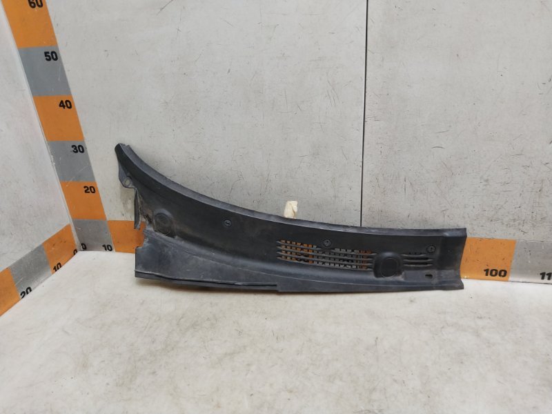 Планка под лобовое стекло