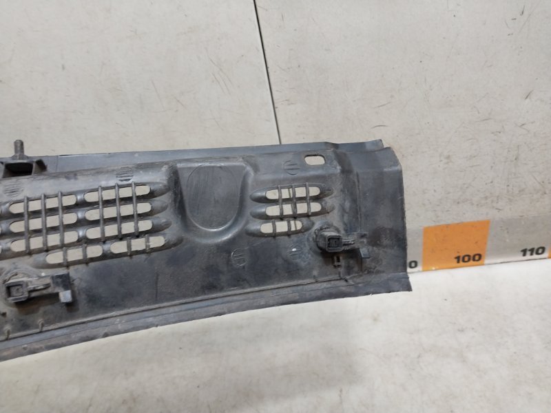 Планка под лобовое стекло