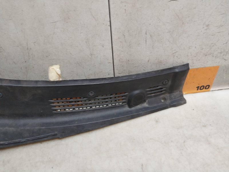 Планка под лобовое стекло